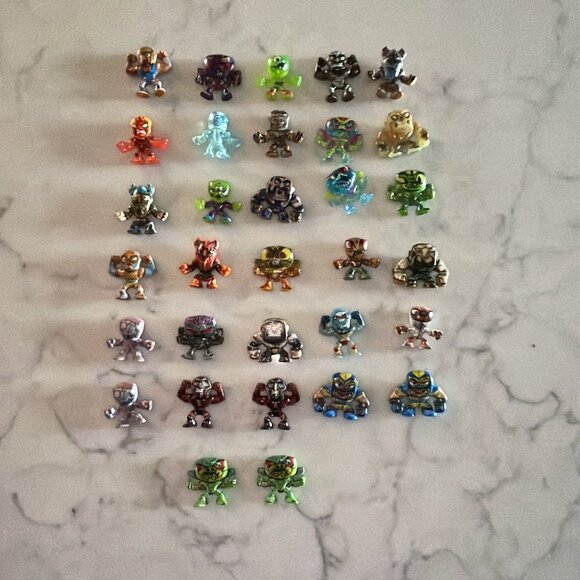 *♪ 32 Million Warriors Figures Collectable Miniature Toys - Spin Master *♪ - Picture 6 of 8